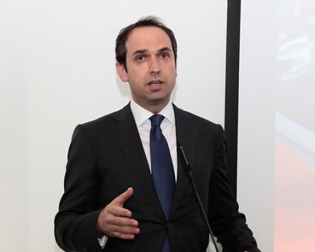 Турски сондажен кораб ще търси газ в Черно море до границата с България