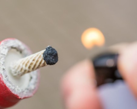 Новогодишната нощ в Пловдив: Пиратка гръмна в ръката на дете, още четирима са приети в болница