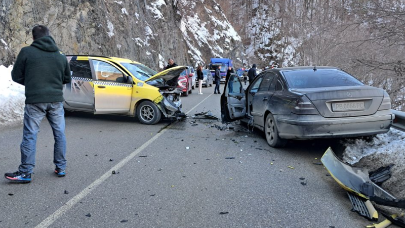 Водачът на Мерцедеса от катастрофата край Чепеларе: Шофьорът на таксито беше заспал