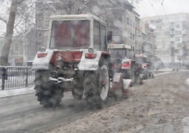 Зимна обстановка с натрупване на снежна покривка очаква в Пловдив