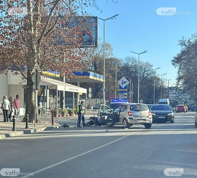 Втора катастрофа с моторист затруднява движението по ключов пловдивски булевард (Обновена)