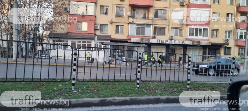 Бездомните майка и син, които обитаваха спирка в Пловдив, този път приеха подслон на социалните