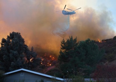 Властите в Лос Анджелис предупредиха повечето евакуирани от горските пожари