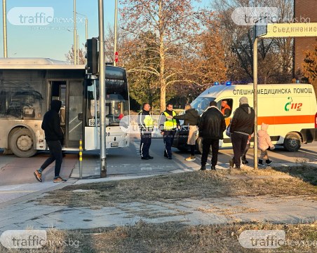 Автобус блъсна пешеходка в Тракия, откараха я в болница