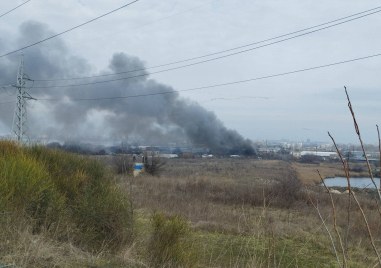 Пожар в автоморга в бургаския квартал Меден рудник Имало е