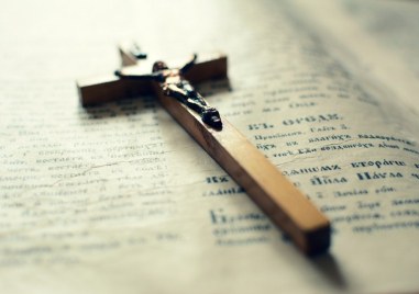 Десетки случаи на сексуални посегателства извършени от духовници в продължение