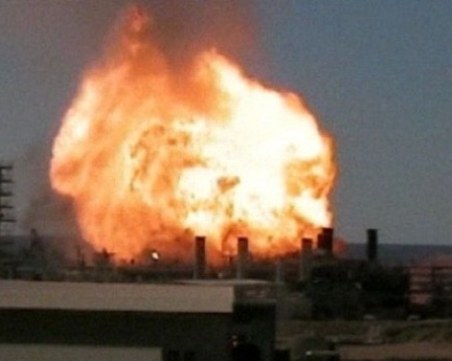 Двама мъже загинаха при газова експлозия във фирма в Германия