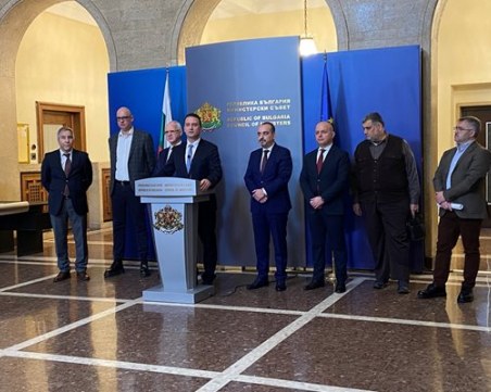 Кабинетът ще компенсира бизнеса за скъпия ток