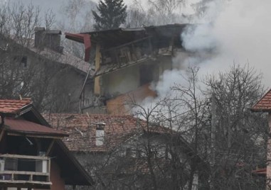 Все още има неразчистени участъци от разрушената в Банкя къща