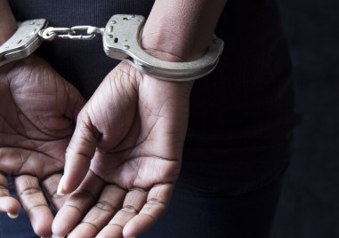 Хванаха 27 годишна жена  събирала дарения за болно дете с фалшиви документи в Перник