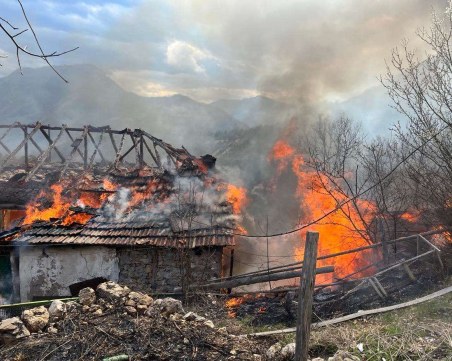 От началото на годината: Пожари са отнели живота на двама, други петима са пострадали в Пловдивсок