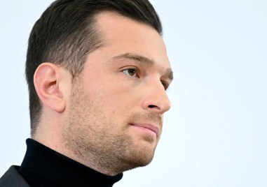 Френският крайнодесен лидер Джордан Бардела усеща възможност за дясна коалиция