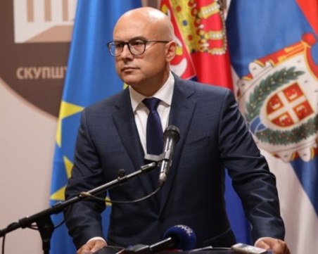 Премиерът на Сърбия подава оставка