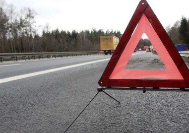 Тежка катастрофа с камион затруднява движението по автомагистрала Струма в