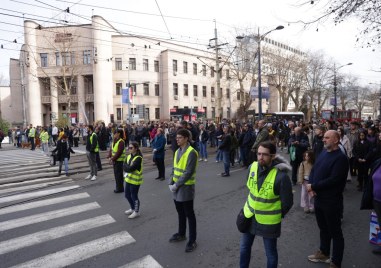Управляващата коалиция в Сърбия започна преговори за съставяне на ново