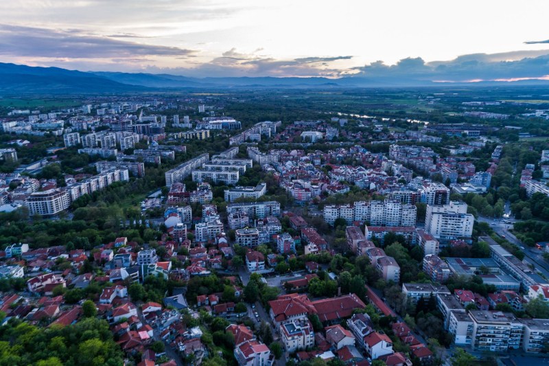 Предимно облачно ще бъде времето в Пловдив днес, но ще