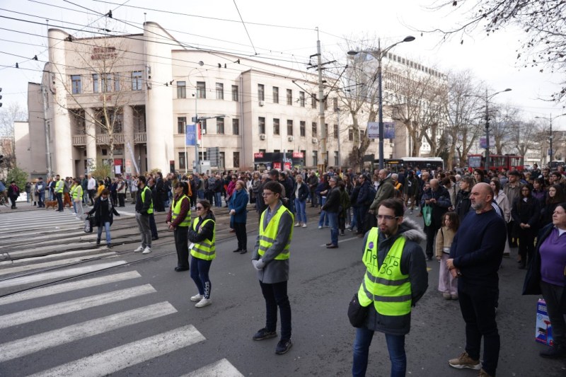 Въпреки оставките недоволството в Сърбия не стихва