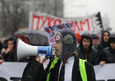 Най големите протести в Сърбия за последните две десетилетия продължават