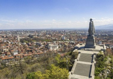 ПП ДБ внася в парламента законопроект за премахване на комунистическите