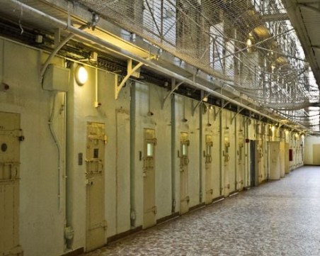 Българин избяга от затвор във Франция