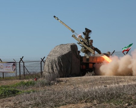 Иран представи нова балистична ракета с обхват 1700 км