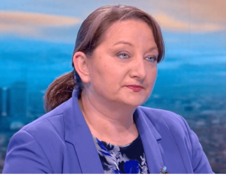 Сачева: Всички институции казват, че има дупка в бюджета