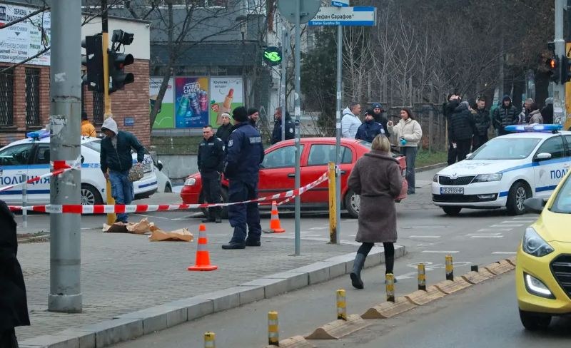 МВР: 22-годишната жена, намушкала трима в София, е с тежка психиатрична диагноза