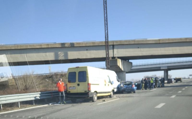 Два буса и кола се удариха на АМ Тракия край Пловдив