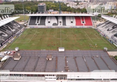 Стадион Локомотив ъглови сектори и ново осветление това зяви председателят