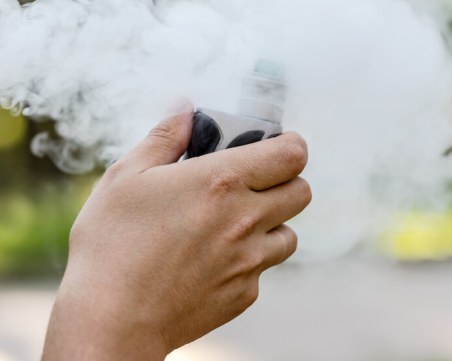 Единодушно: Икономическата комисия в НС забрани вейповете