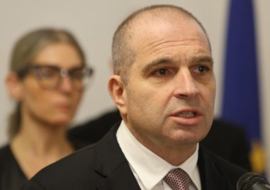 БДЖ може да започне да продава билети от автомати още