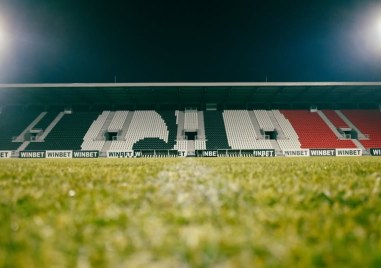 Локомотив ще е домакин днес на Септември в първия си