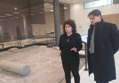 Министърът на културата Мариан Бачев проведе среща с кмета на