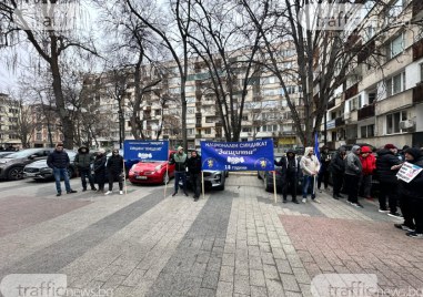 Ден след като десетки животновъди от съседни до Пловдив села