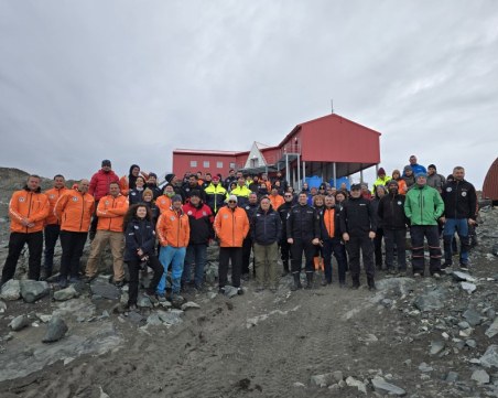 Откриха новата научна лаборатория към българската база в Антарктида