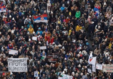 Продължават протестите в Сърбия след трагедията в Нови Сад Десетки