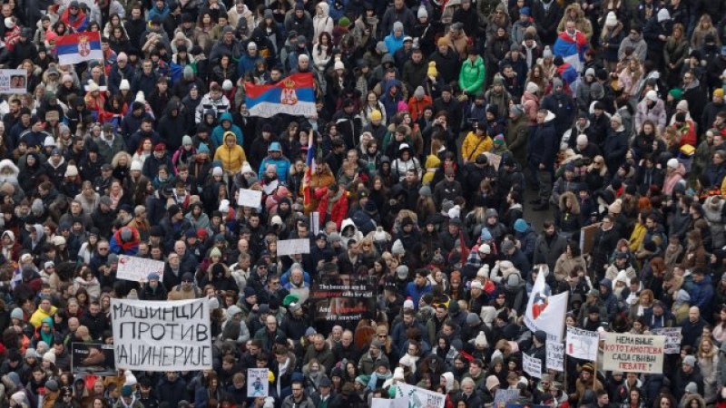 Ниските температури не спряха гнева на протестиращите в Сърбия