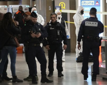 14-годишно момче загина, а други двама се борят за живота си след нападение с нож в Австрия