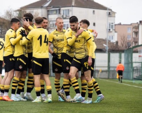 Ботев 2 изпусна Струмска слава