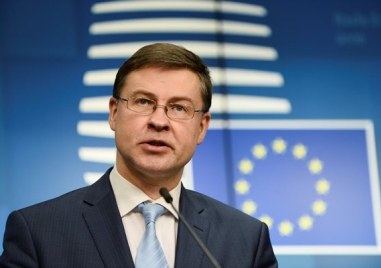 Целта на България да приеме еврото от 1 януари 2026