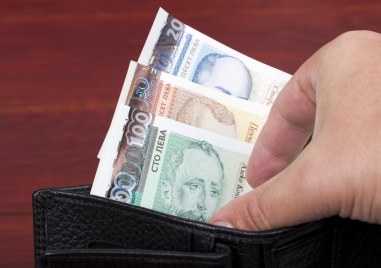 НОИ изплаща обезщетенията за безработица днес Дневното обезщетение се определя като 60 от