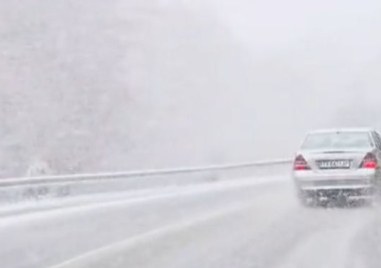 Движението на камиони над 12 тона по пътя Симитли