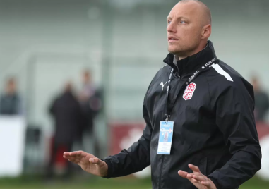 Бившият национал Иван Иванов вече не е наставник на ЦСКА