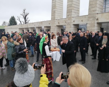 Министърът на земеделието в Пловдив: Подготвяме Закон за кооперативите, който ще регулира цените ВИДЕО