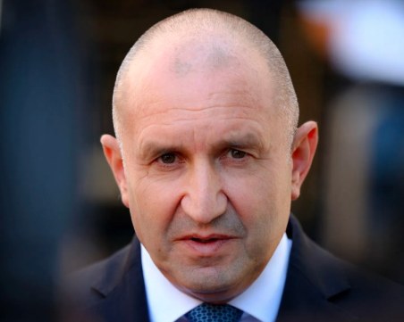 Радев свиква КСНС заради вейповете и дрогата сред младежите