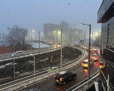 Техника и служители на ОП „Чистота” чистят Пловдив от снега