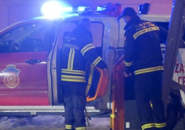 Няколко работници са били затрупани под земята днес докато копаели