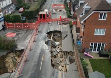 Евакуация беше разпоредена в градче в Англия след като пропадна