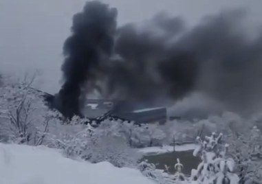 Разследването на инцидента при който конструкция се срути и уби