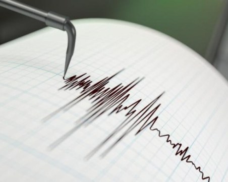 Нови две земетресения от 5 по Рихтер на Санторини, предизвикаха голямо свлачище ВИДЕО